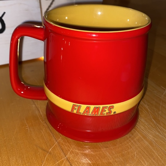 New Calgary Flames Mug - Picture 3 of 4